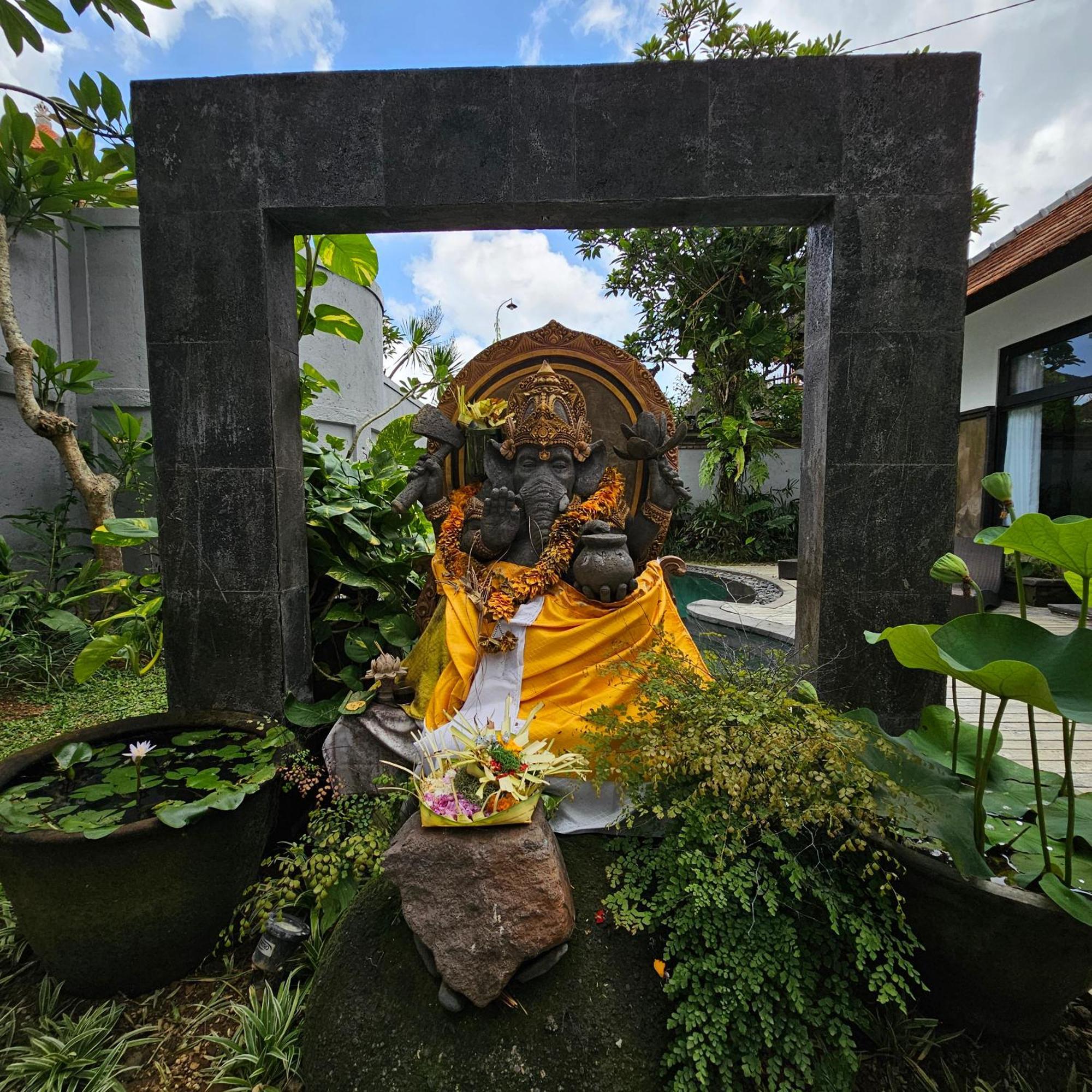 Chandi Hotel Ubud Buitenkant foto